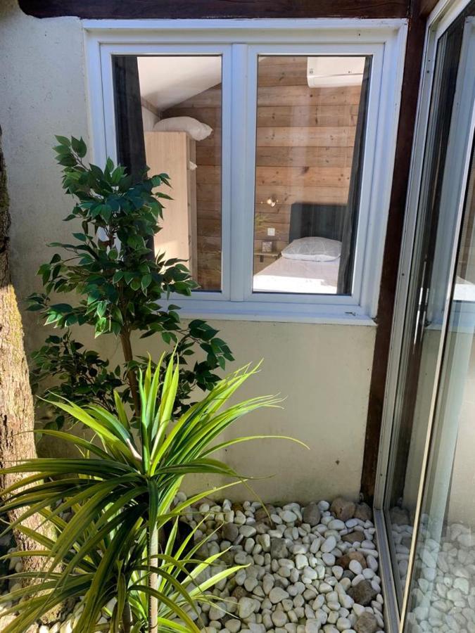 Le Jardin Des Hirondelles Acomodação com café da manhã Blanzaguet-Saint-Cybard Exterior foto